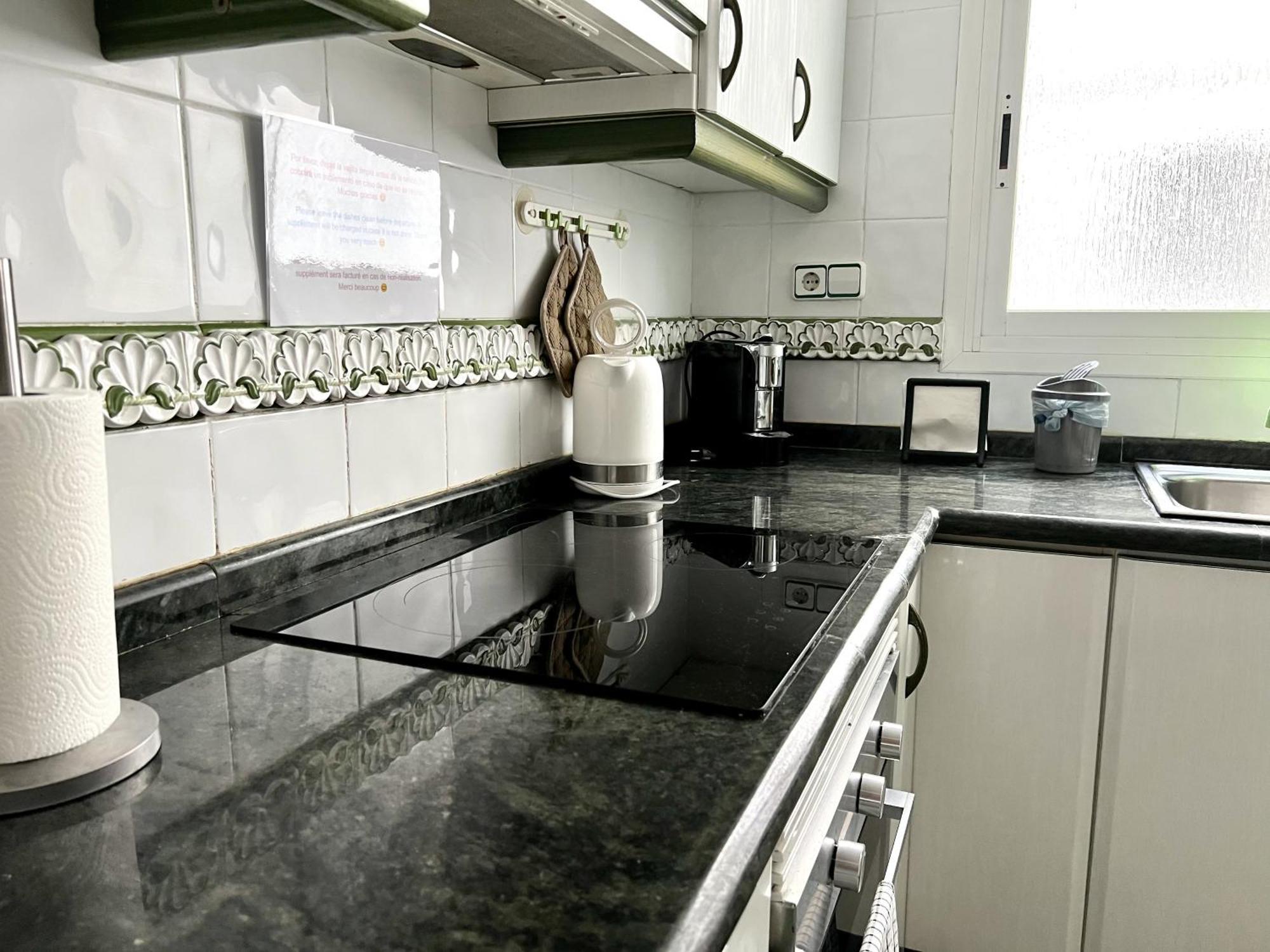 Moderno Y Acogedor Apartamento Para 6 Personas Valenza Esterno foto