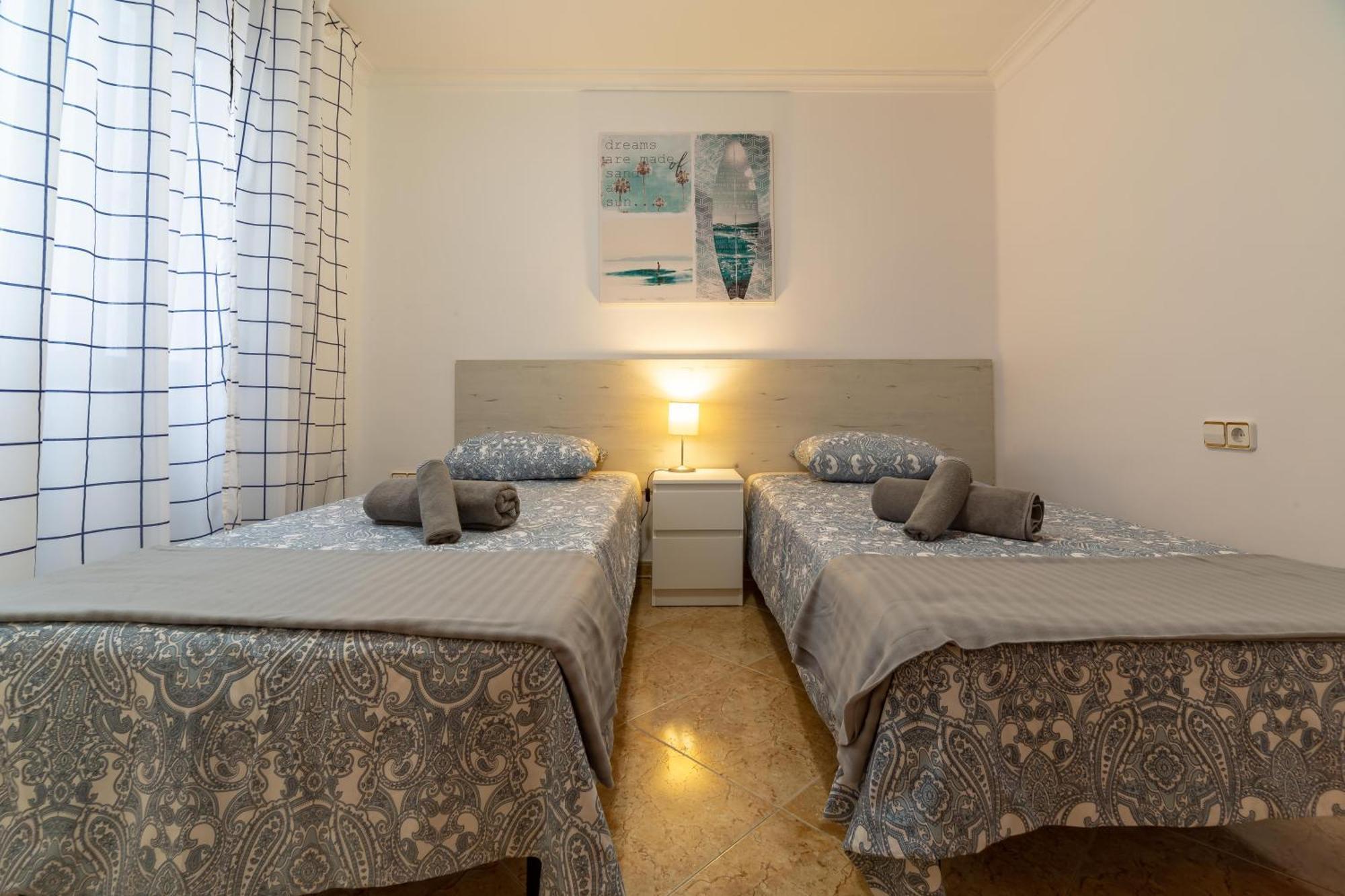 Moderno Y Acogedor Apartamento Para 6 Personas Valenza Esterno foto